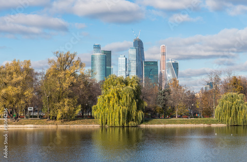 Деловой центр Москва-Сити. Вид с Большого Новодевичьего пруда.