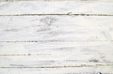 Białe deski pomalowane gipsem