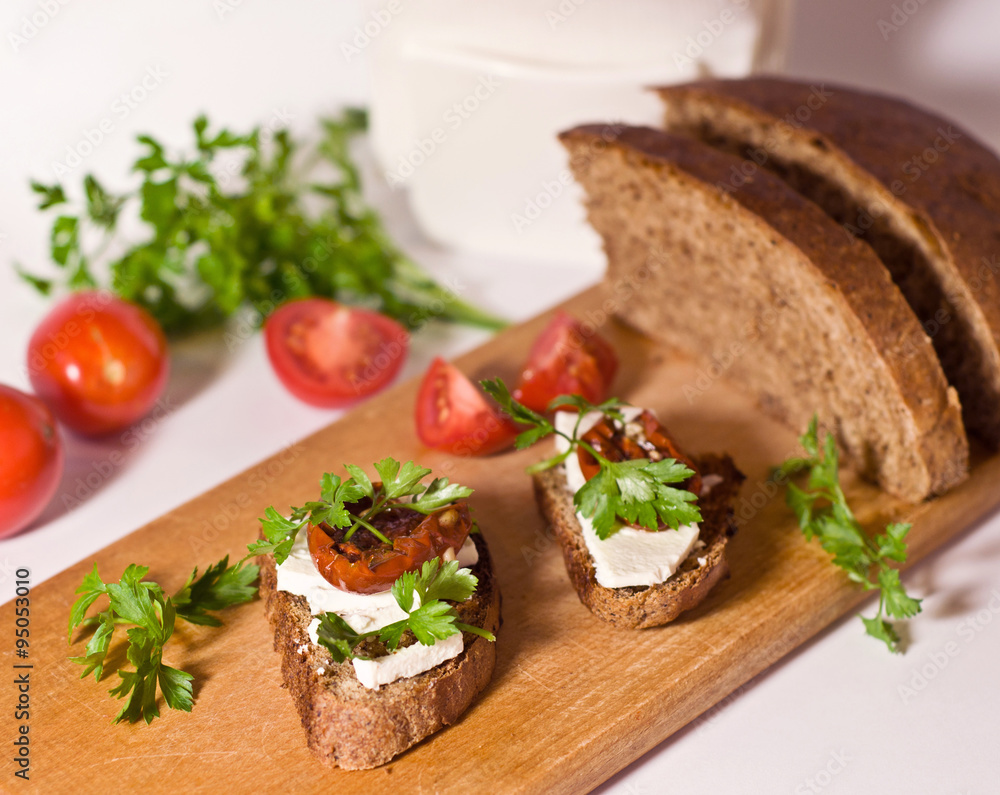 Bread with sun dried tomatoes and feta Bread with sun dried tomatoes and feta