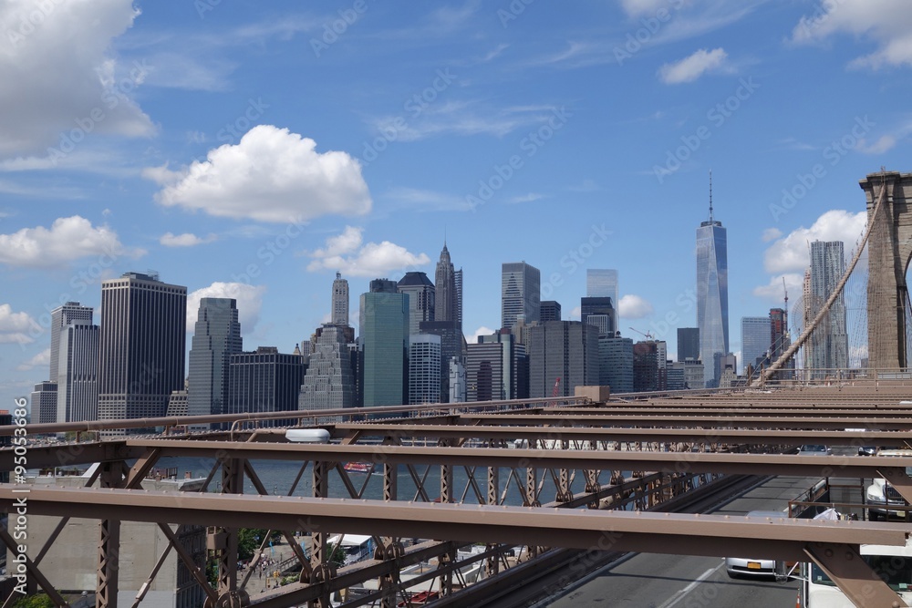 Brooklyn Bridge mit Skyline von Manhattan, New York