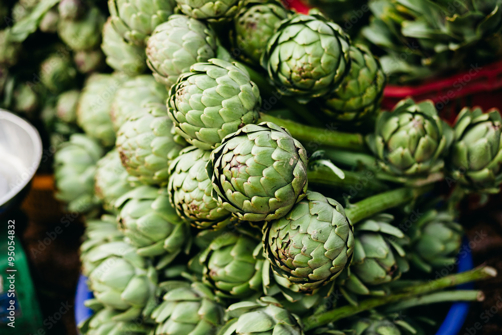 Obraz premium artichokes green market