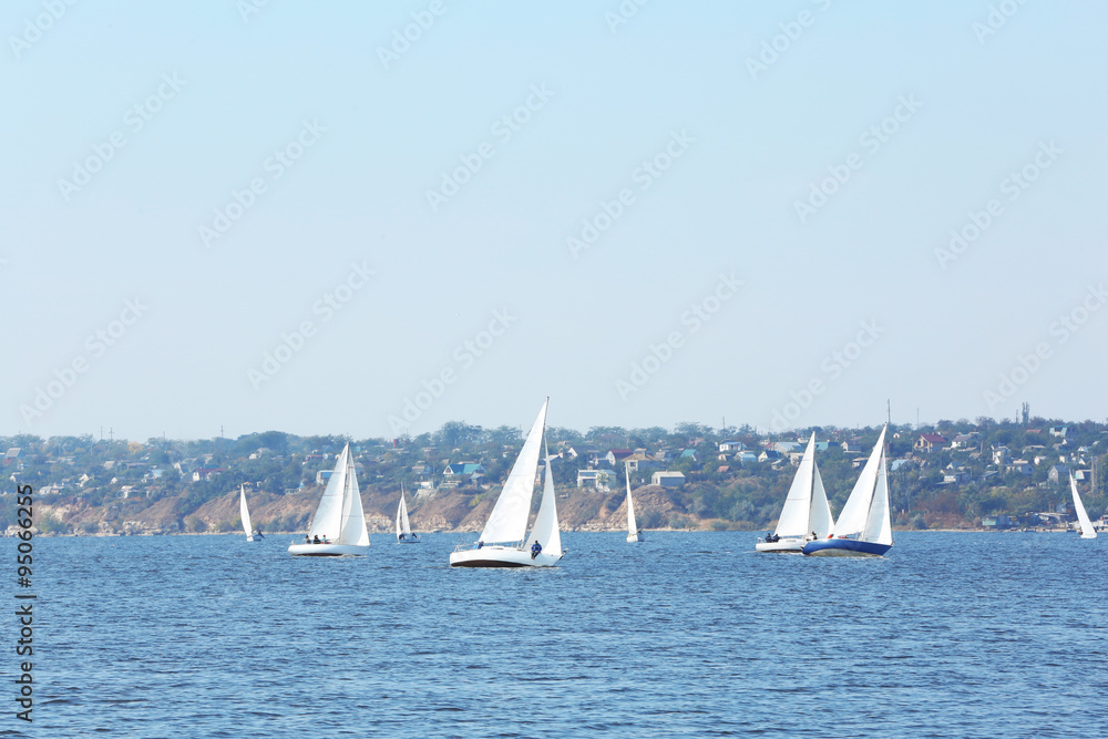Naklejka premium Sailing yachts regatta
