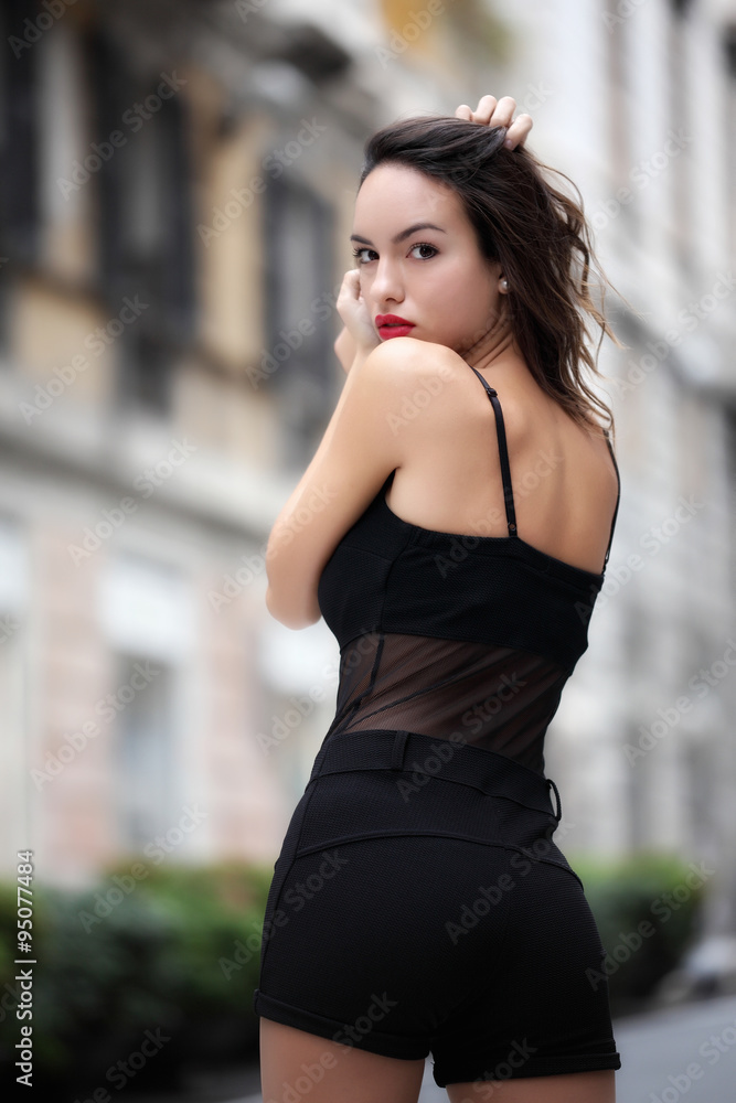 Portrait of beautyful girl in urban background
