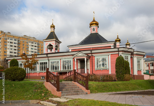 Старинный деревянный храм в Москве