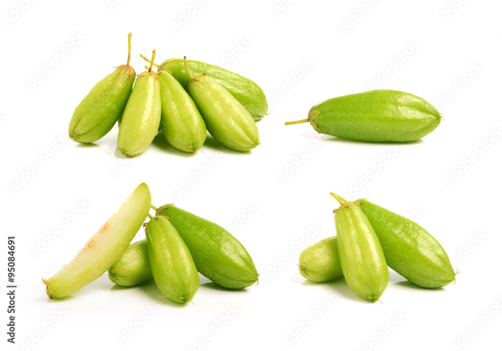 Bilimbi (Averhoa bilimbi Linn.) or cucumber fruit on white backg Bilimbi (Averhoa bilimbi Linn.) or cucumber fruit on white backg