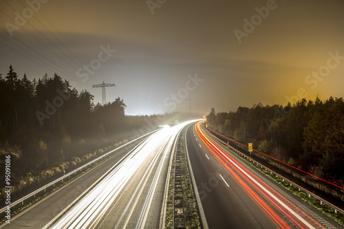 Autobahn (Langzeitbelichtet)