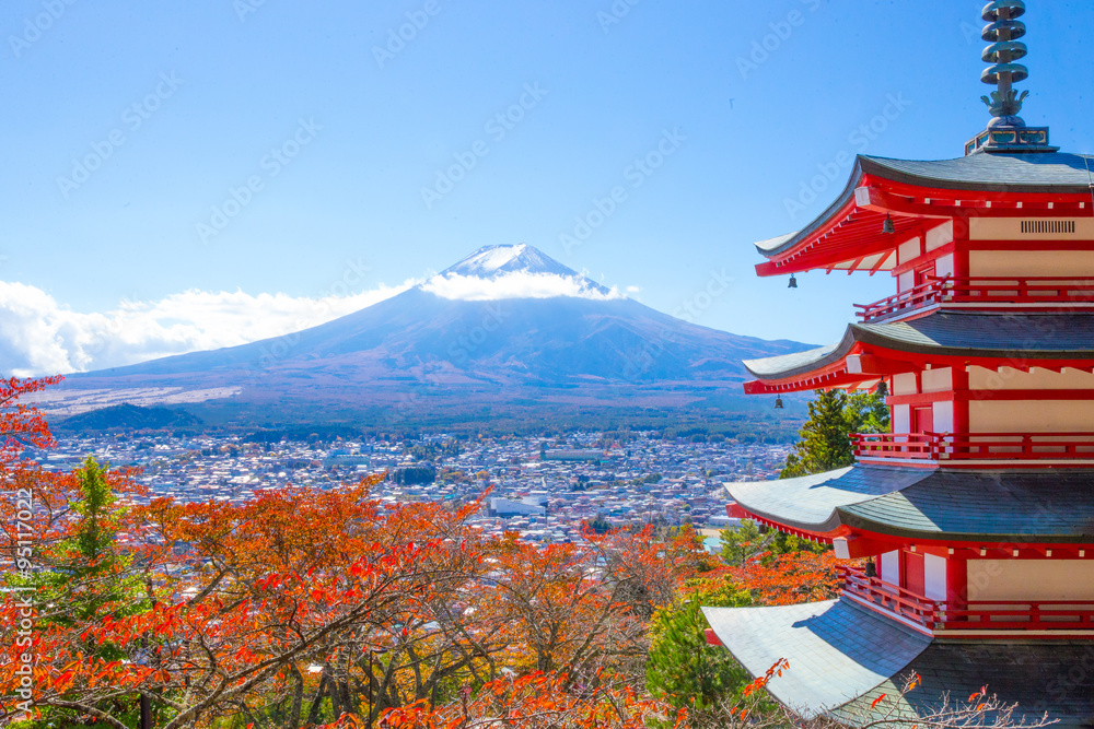 紅葉と富士山（新倉山浅間公園）