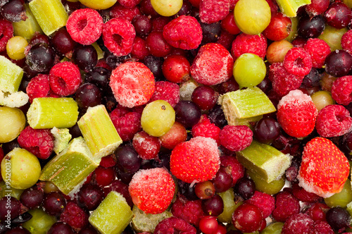 Fototapeta Naklejka Na Ścianę i Meble -  mix of frozen berries