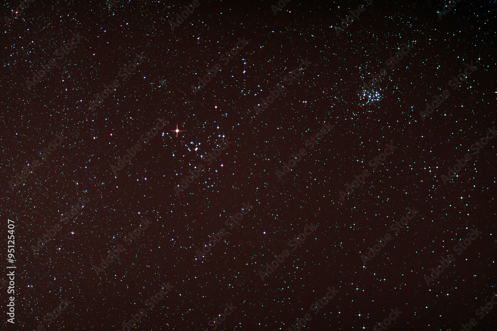 Naklejka premium Nachthimmel mit Stier und Plejaden