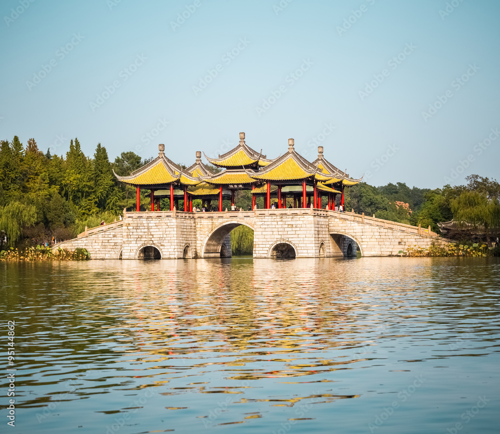 yangzhou five pavilion bridge