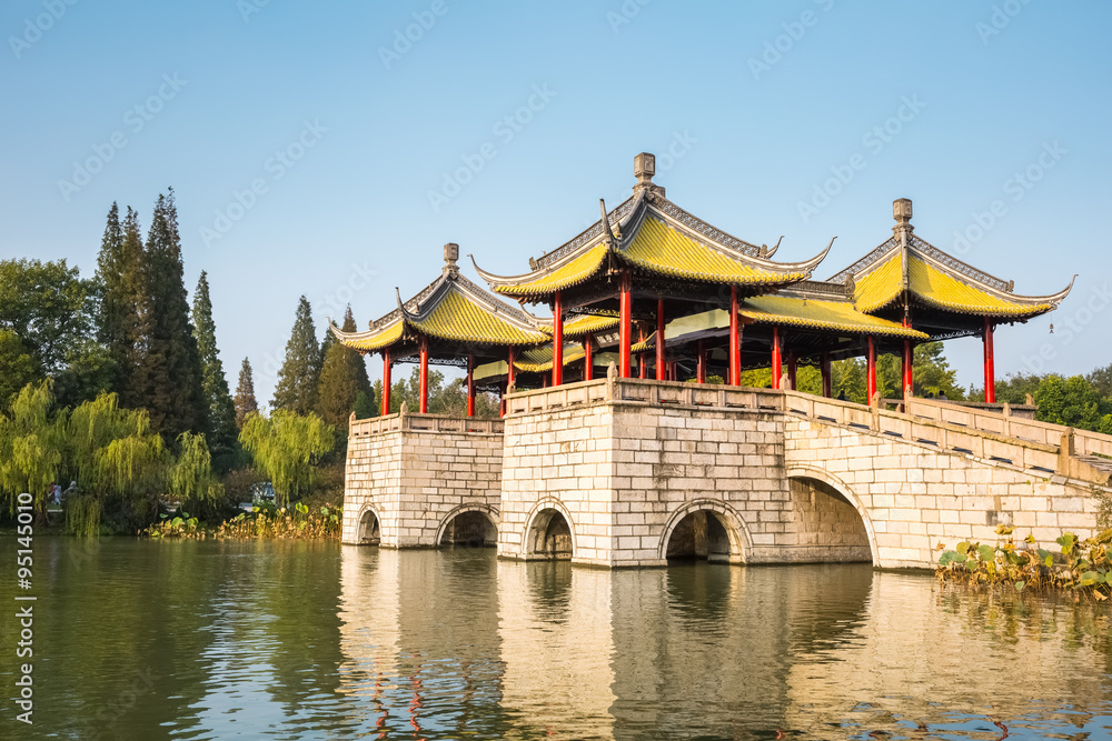 yangzhou five pavilion bridge