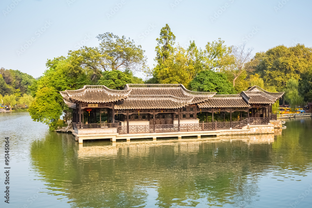 slender west lake scenery