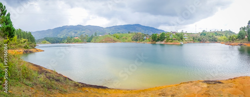 Fototapeta Naklejka Na Ścianę i Meble -  Beautiful landscape view of the lake in Guatape, Colombia