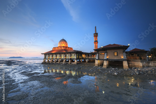 Masjid / mosque Al-Hussain Kuala Perlis, Perlis, Malaysia © farizun amrod