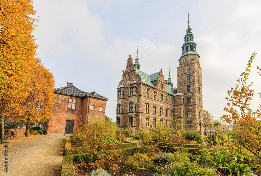 Obraz premium Traveling in the famous Rosenborg Slot, Copenhagen