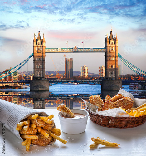 Canvas Print Fish and Chips against Tower Bridge in London, England
