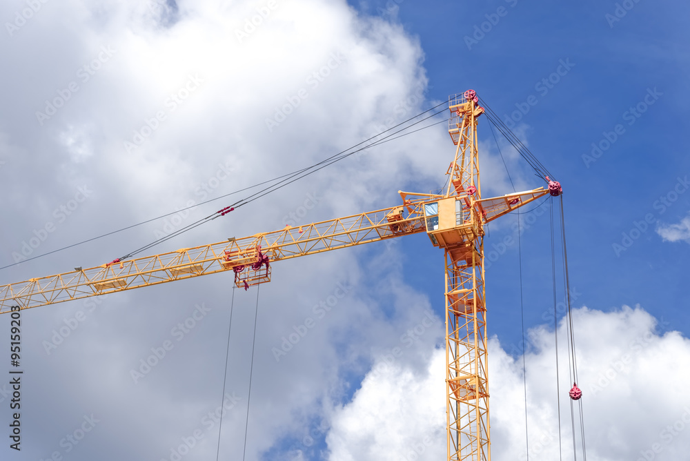 Hoisting tower cranes Hoisting tower cranes
