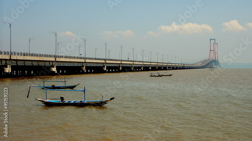 Suramadu dielängste Brücke Indonesiens von Surabaya zur Insel Madura © globetrotter1