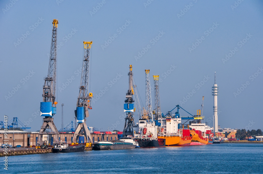 Rotterdam sea cargo port skyline