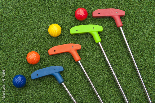 Foto Four Mini Golf Putters and Balls