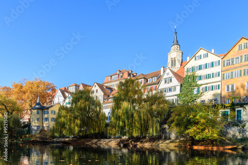 Tübingen (Deutschland) typische Stadtansicht mit Neckar