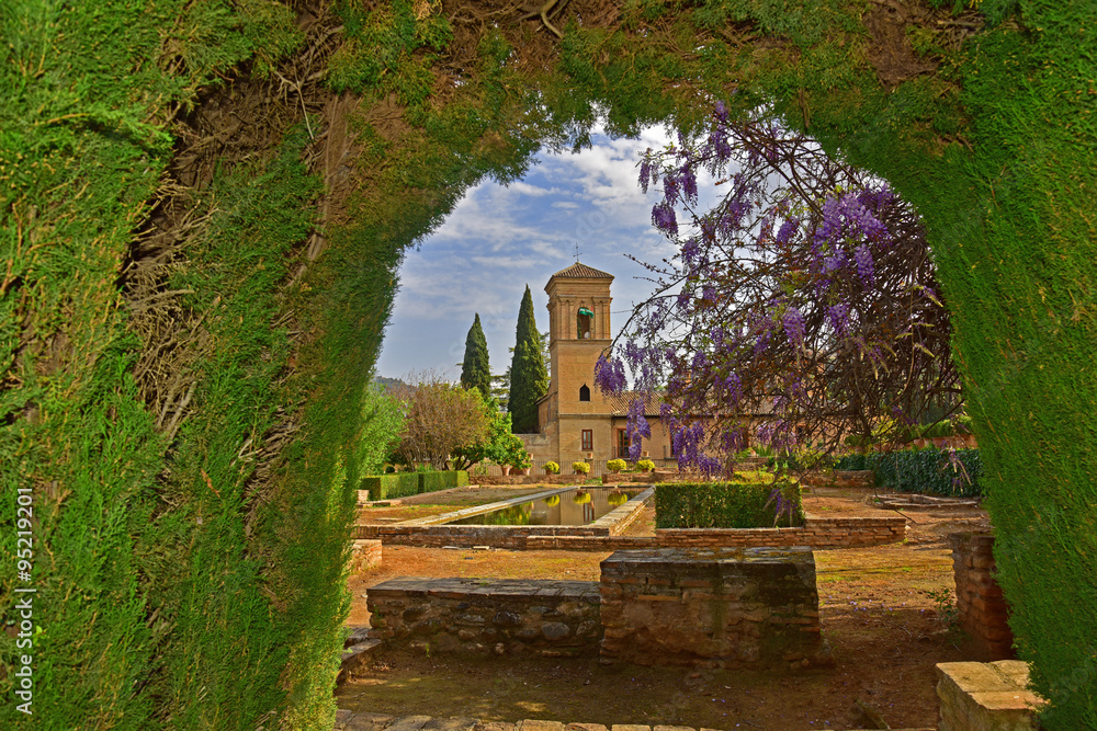 Obraz premium Belltower on Alhambra Palace grounds in Grenada, Spain