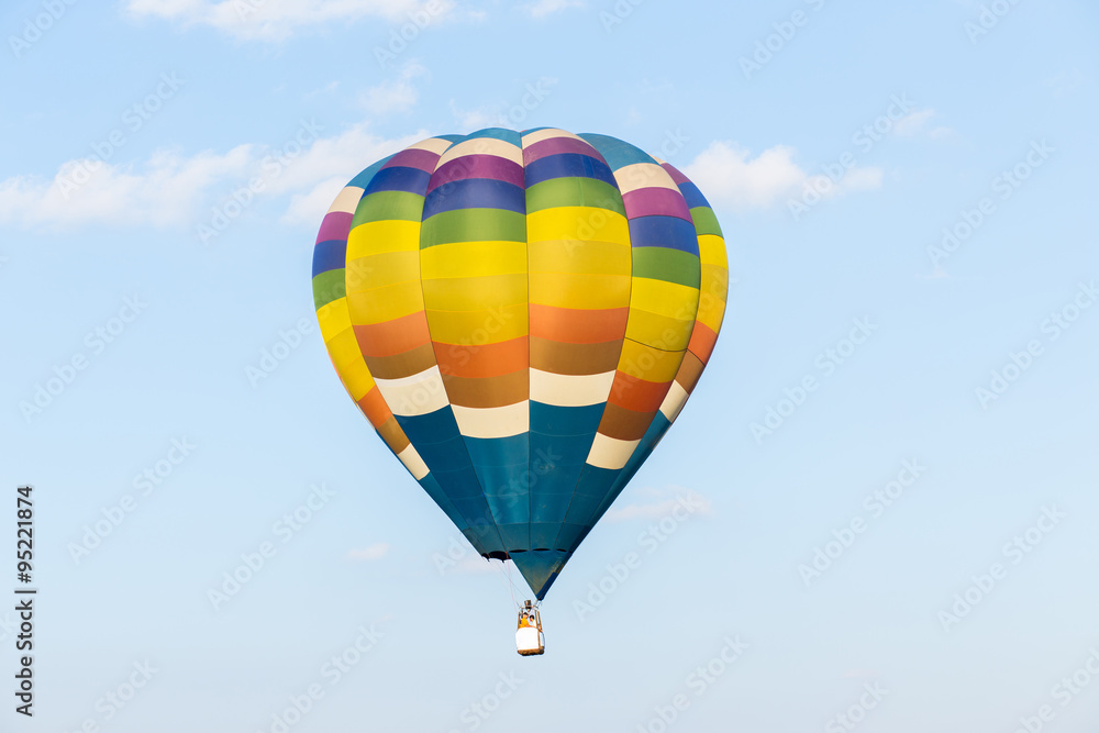 Fototapeta premium Hot air balloon with blue sky background