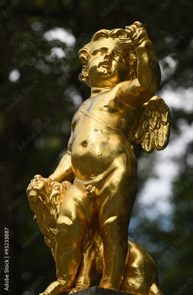 Fototapeta premium goldene Putte