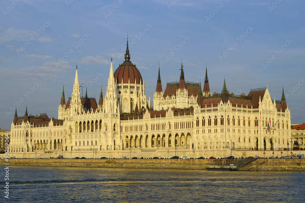 Fototapeta premium Parlamentsgebäude in Budapest