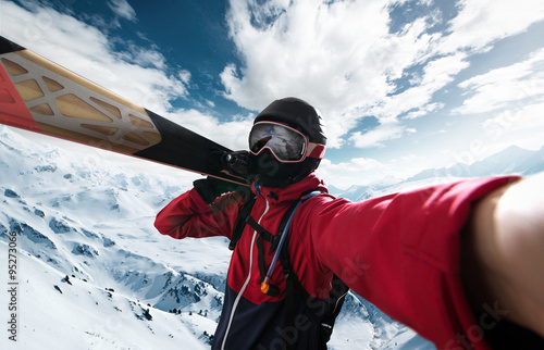 Foto Skier takes a Selfie