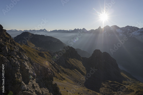 Blick von der Fiderescharte auf die Gipfel des Hauptkamms der Allgäuer Alpen bei Oberstdorf in Bayern