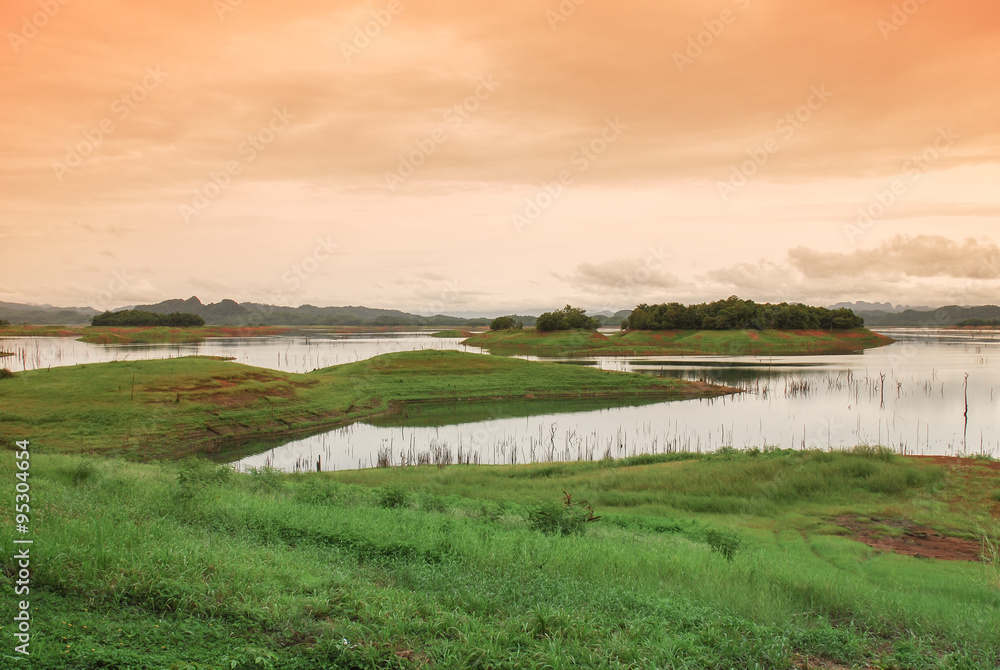 Pom Pee View Point in Khao Laem National Park Kanchanaburi, Thai Pom Pee View Point in Khao Laem National Park Kanchanaburi, Thai