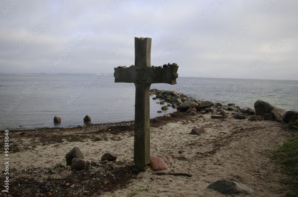 Kreuz am Strand von Neukirchen an der Ostsee in Schleswig-Holstein. Kreuz am Strand von Neukirchen an der Ostsee in Schleswig-Holstein.