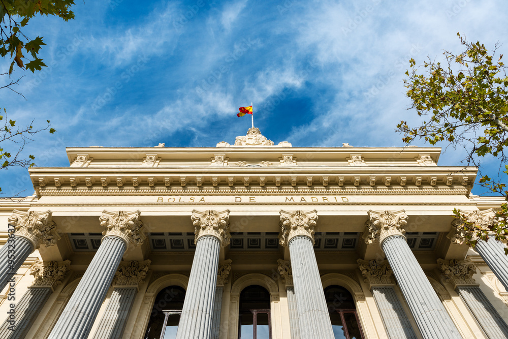 Obraz premium Facade of Madrid Stock Exchange building