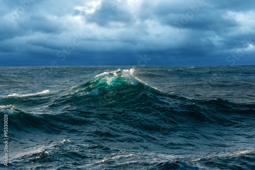 Fresh Opaque Wave at Windy Seas © oporkka