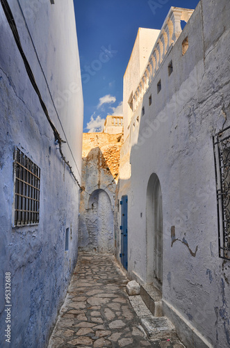 Narrow street of ancient Medina, Hammamet, Tunisia, Mediterranea © Eagle2308