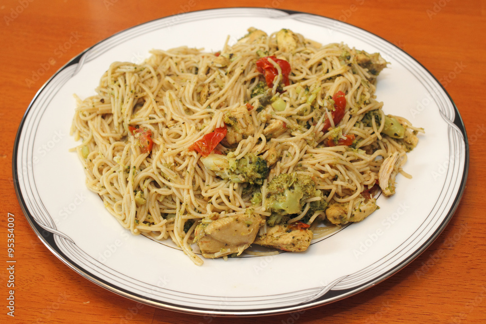 Spaghetti with Chicken and Vegetables Dinner