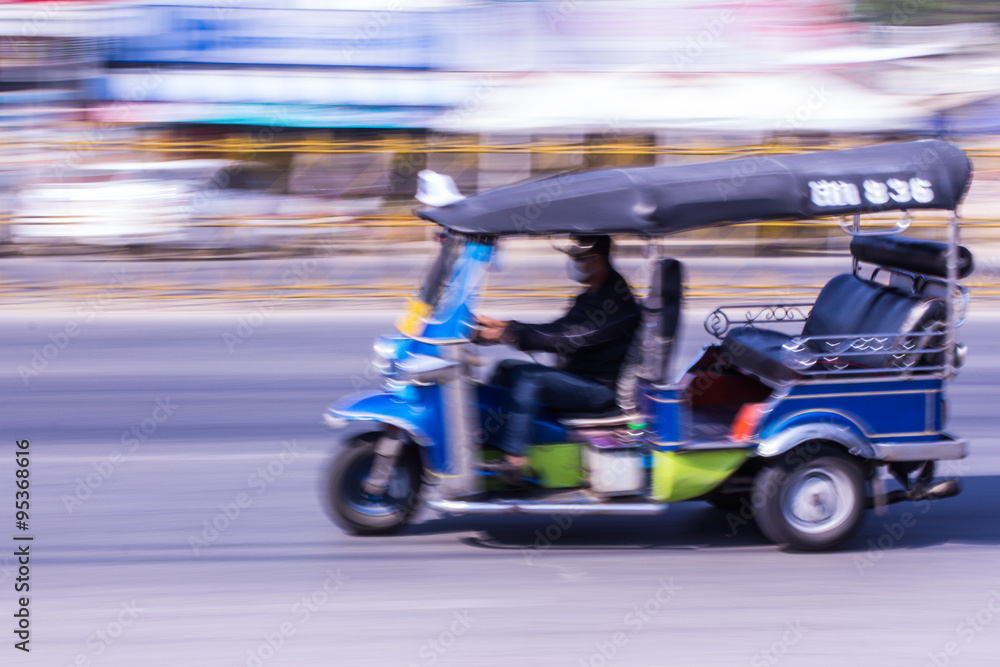 Fototapeta premium Tuk Tuk Thailand Panning camera