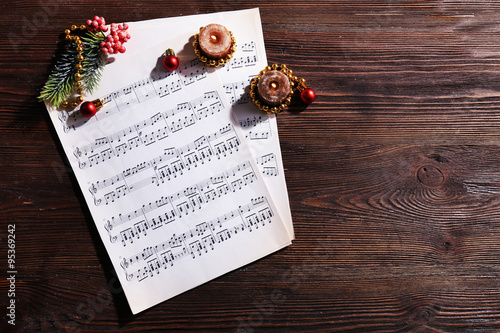 Music and Christmas decor o...