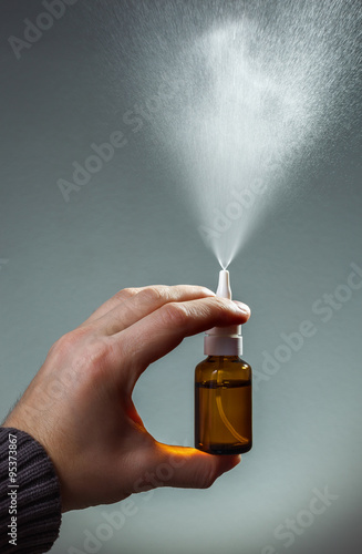  Treatment colds via a nasal spray photo