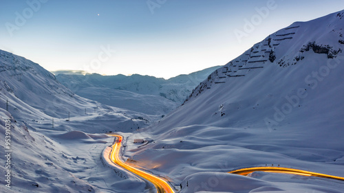 Wintermärchen am Julierpass, Strasse im Winter, Schnee in den Alpen, Schweiz