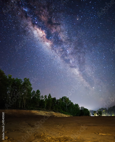 milky way rise above dried land © udoikel09