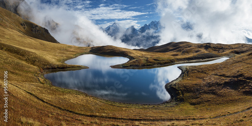 Fototapeta Naklejka Na Ścianę i Meble -  Mountain panorama with lake