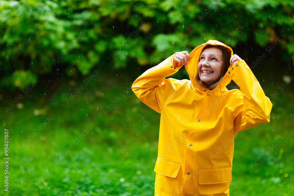 Naklejka premium Girl under rain