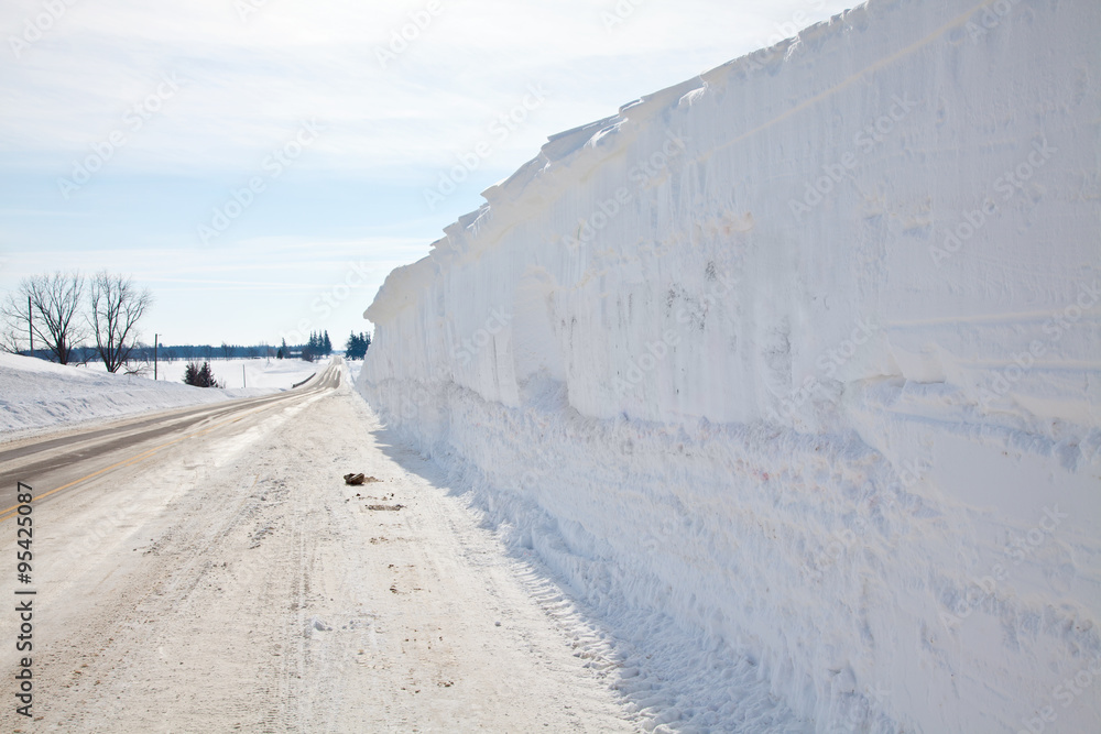 Obraz premium Road Side Snow Bank