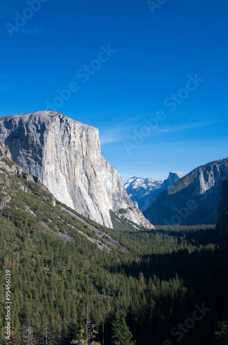 Yosemite nationalpark（アメリカの絶景・ヨセミテ国立公園のトンネルビュー）