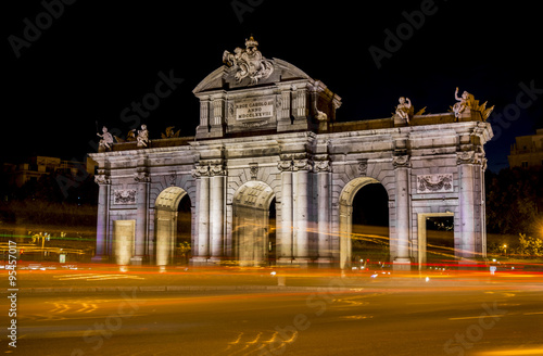 Estelas de tráfico en Madrid