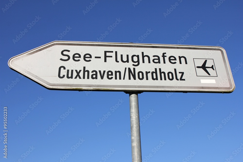 Wegweiser zum See-Flughafen Cuxhaven/Nordholz Wegweiser zum See-Flughafen Cuxhaven/Nordholz