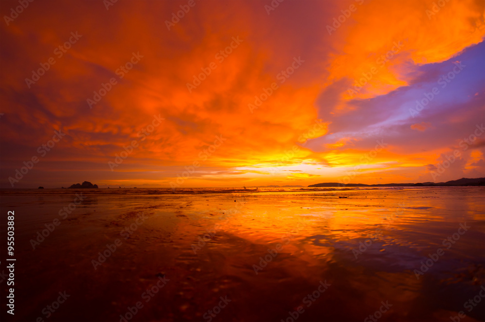 Fototapeta premium Sunset at Beach, Krabi Thailand