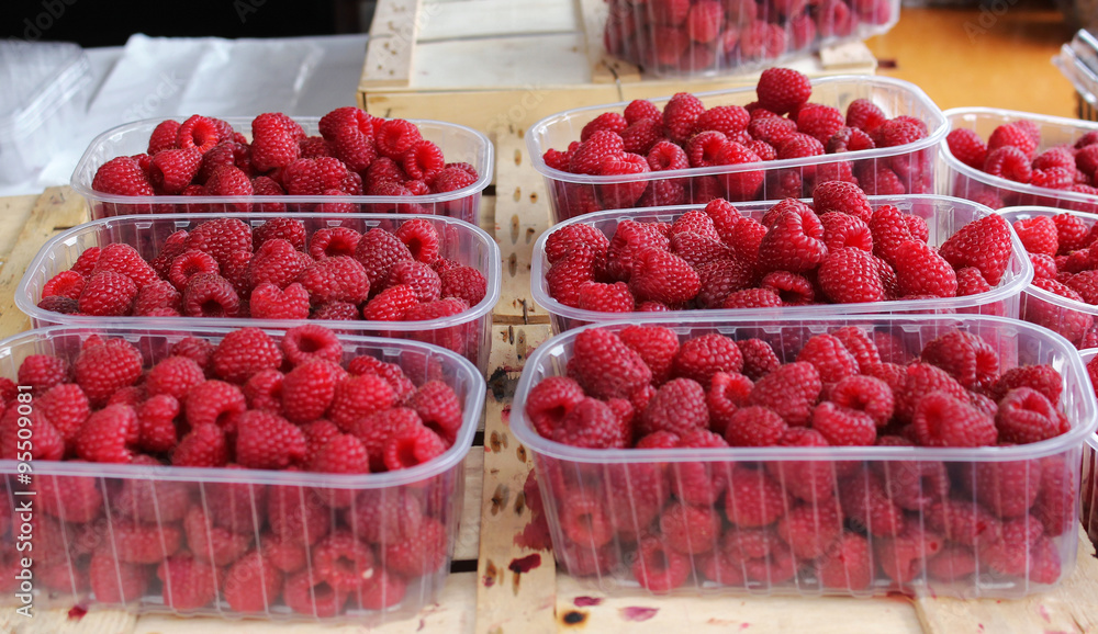 Fresh raspberries Fresh raspberries